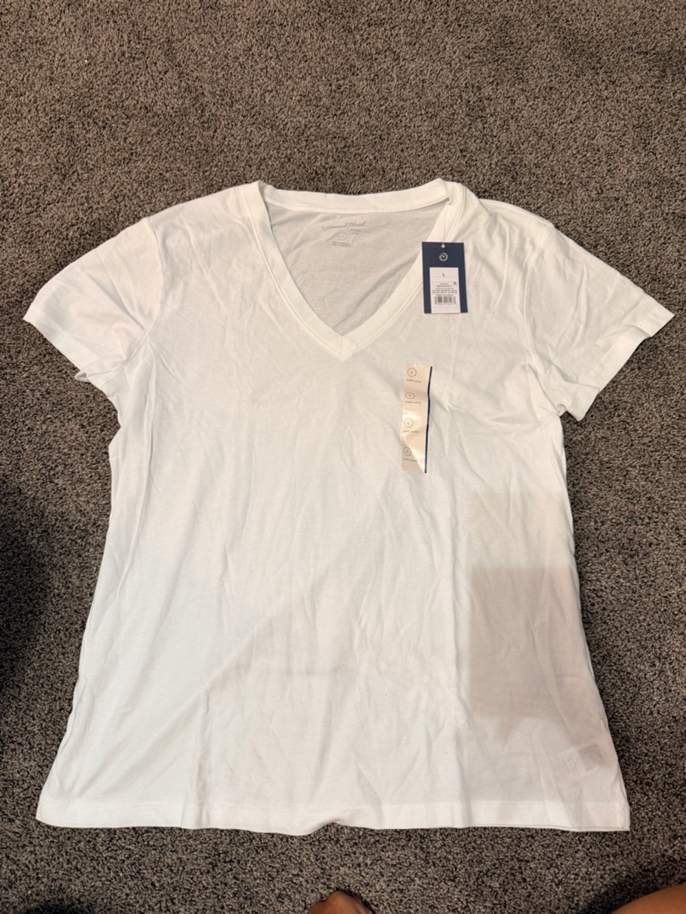 Universal Thread White V-Neck Short Sleeve Tee
